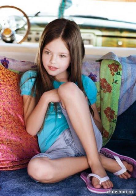 Mackenzie Foy  